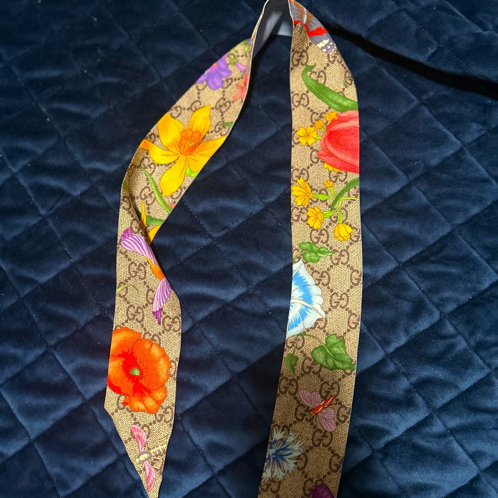 Gucci scarf